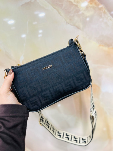 کیف دوشی زنانه برند فندی Fendi