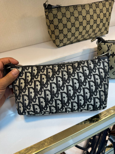 کیف دوشی زنانه طرح دار برند دیور Dior مناسب روزمره و مهمانی کد 290