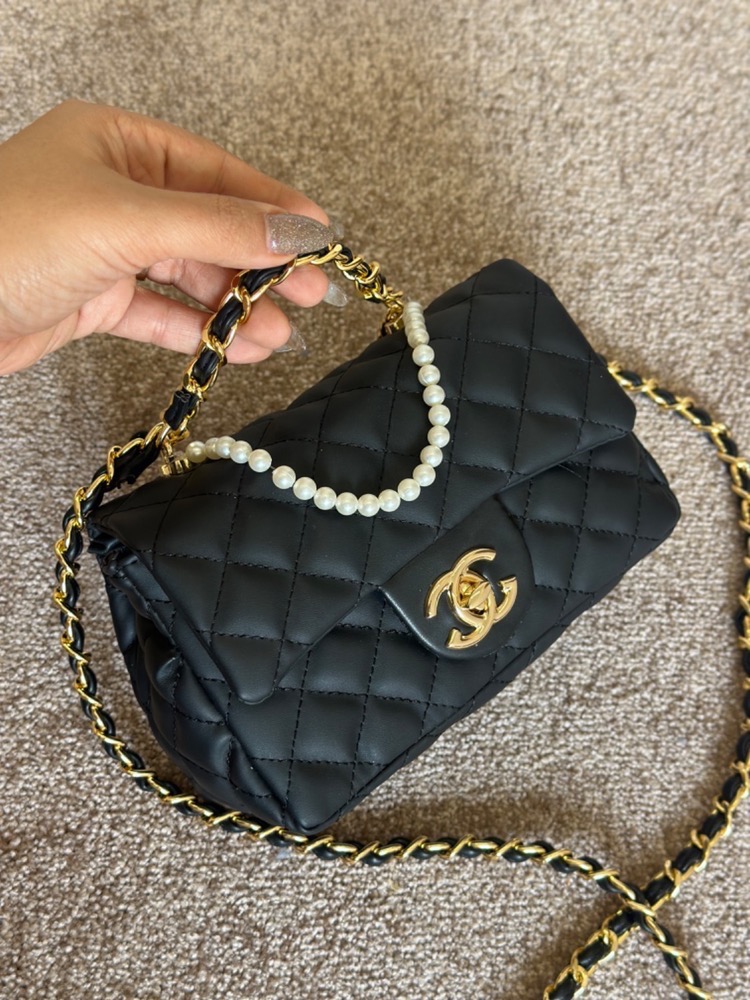 کیف دستی زنانه مرواریدی برند شنل Chanel مناسب روزمره و مهمانی کد 303