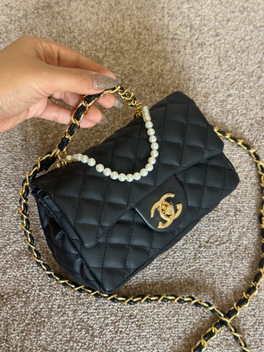 کیف دستی زنانه مرواریدی برند شنل Chanel مناسب روزمره و مهمانی کد 303
