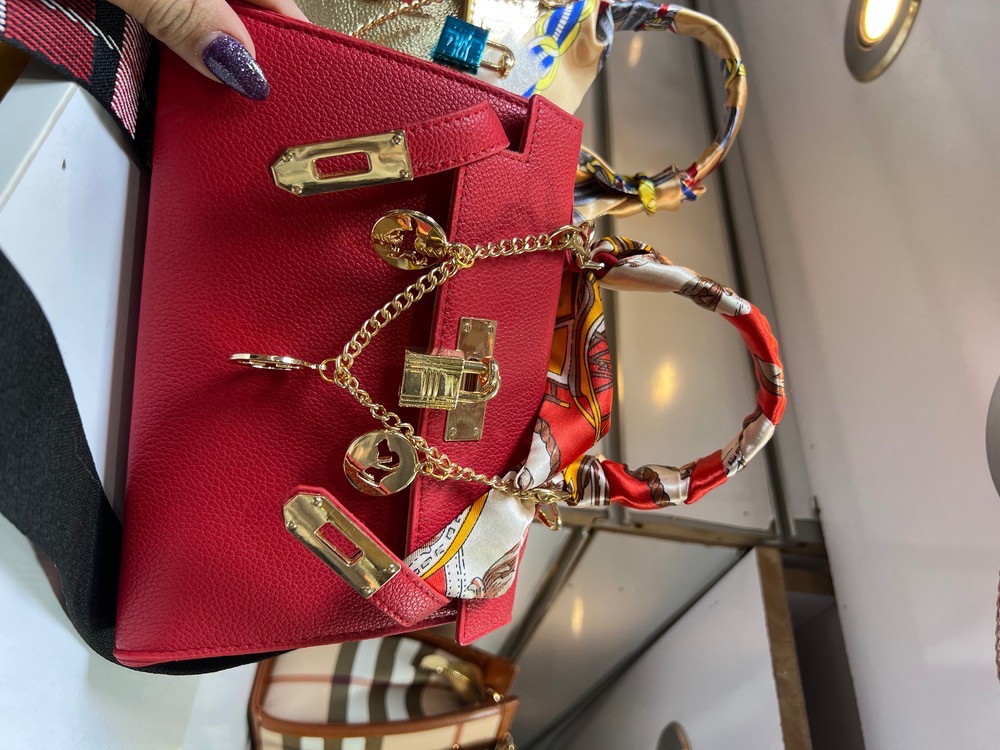 کیف دستی زنانه برند هرمس Hermes آویز دار مناسب روزمره و مهمانی کد 305