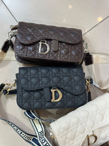 کیف دوشی زنانه برجسته برند دیور Dior مناسب روزمره و مهمانی کد 307